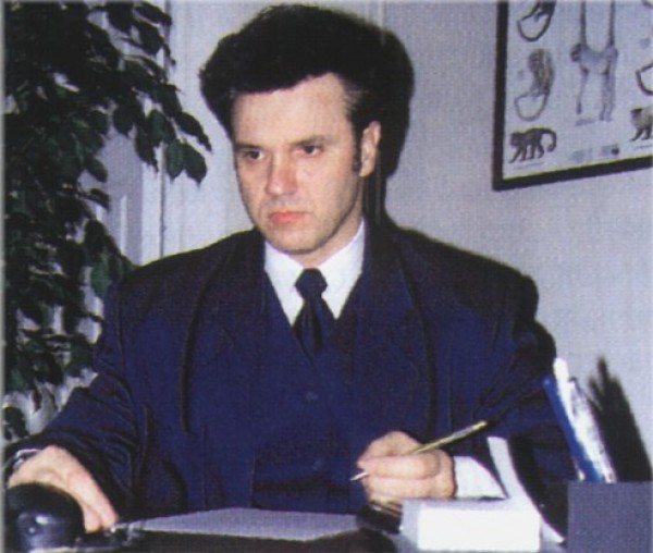 Egyházi István igazgató (1986-1998) A tanár végzettségű Egyházi István volt az, aki ritka fajokra specializálódott állatkertként határozta meg az intézmény profilját. Utóbb a Pécsi Állatkert és Akvárium-Terrárium igazgatójaként folytatta pályafutását.